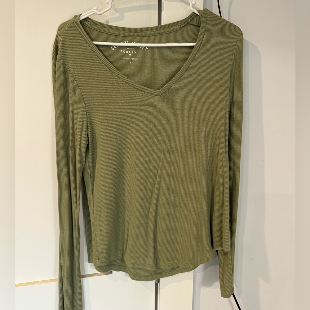 American Eagle green long sleeve top